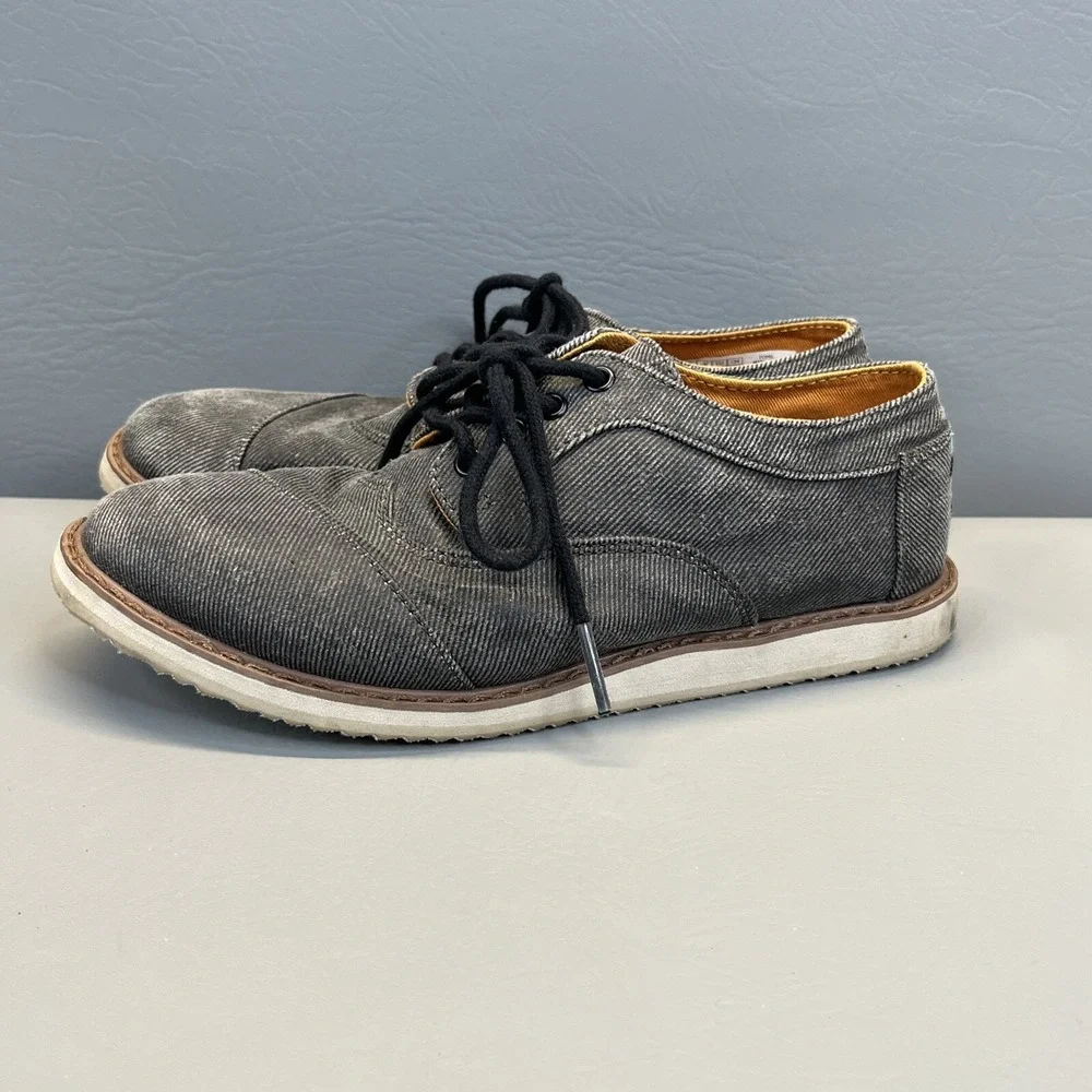 TOMS Brogue Oxford Shoe Casual Distress Gray Denim Boho Preppy Youth Sz 2